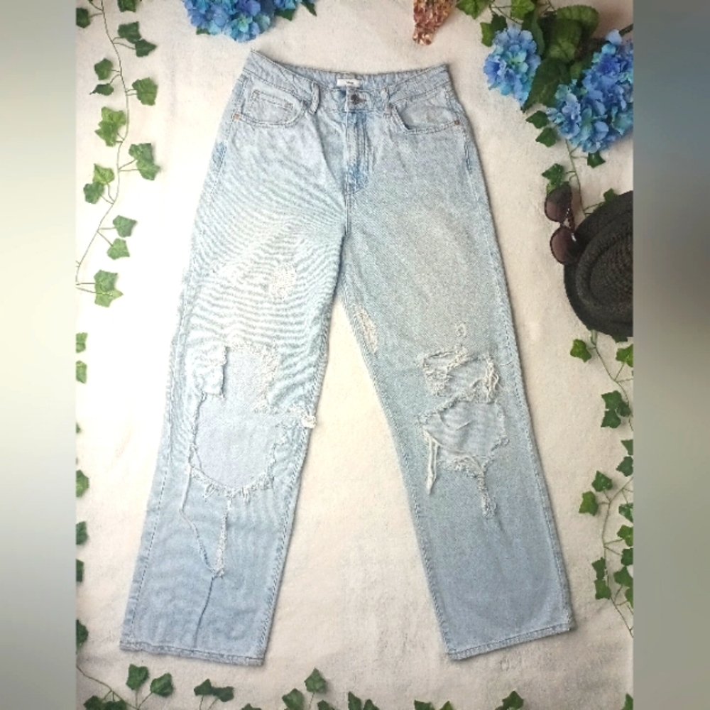 Forever 21 (Distressed) Light Blue Jeans 💙